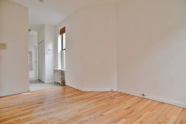 Rented by J Misrahi Realty Corp | media 15