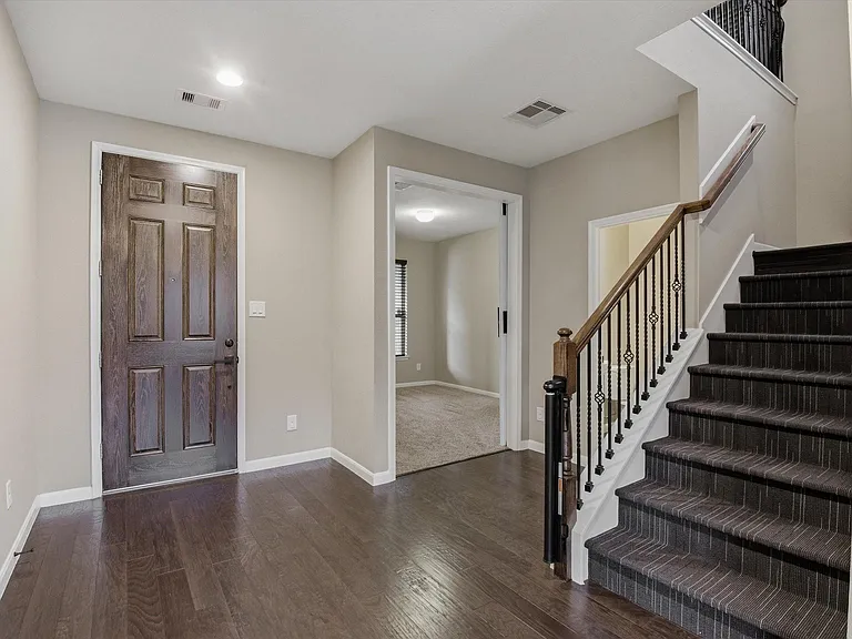 16515 Williamstown Dr — Photo 3
