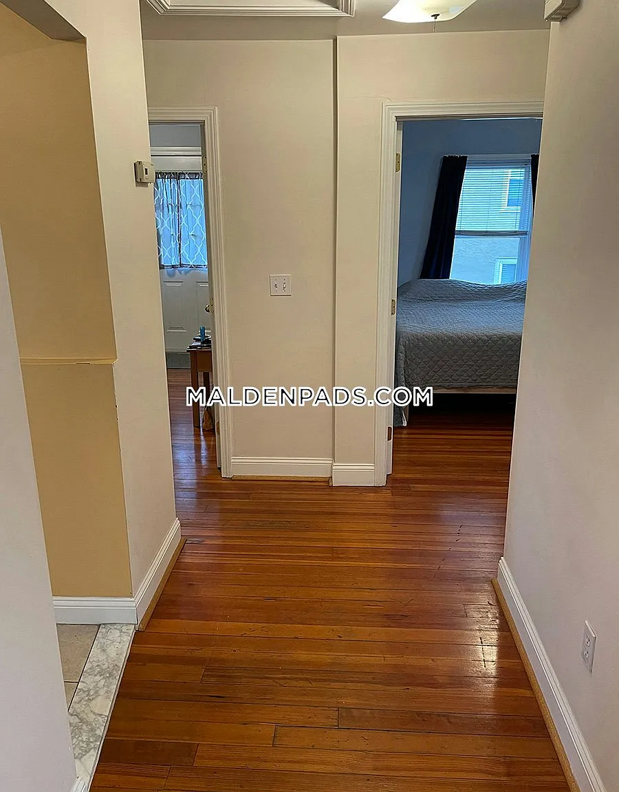 2 bed, 999 sqft, $2,375 — Photo 3