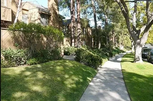 91 Arlington Dr #13 Photo 1
