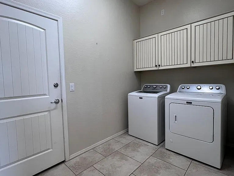 725 N Villa St — Photo 15