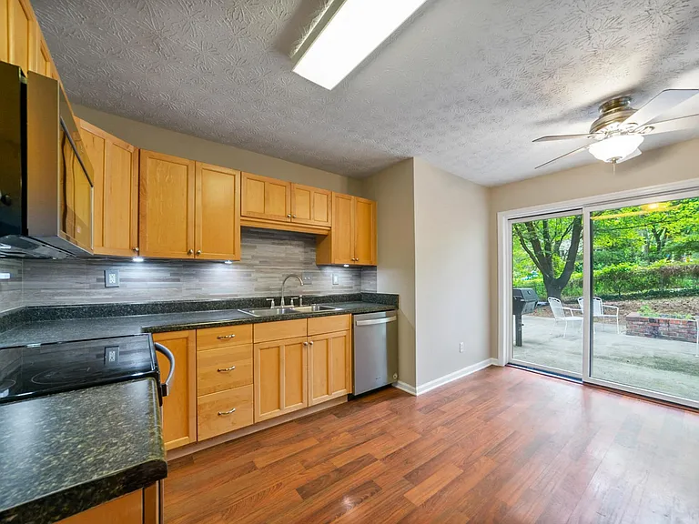 170 Cedar Trce — Photo 10