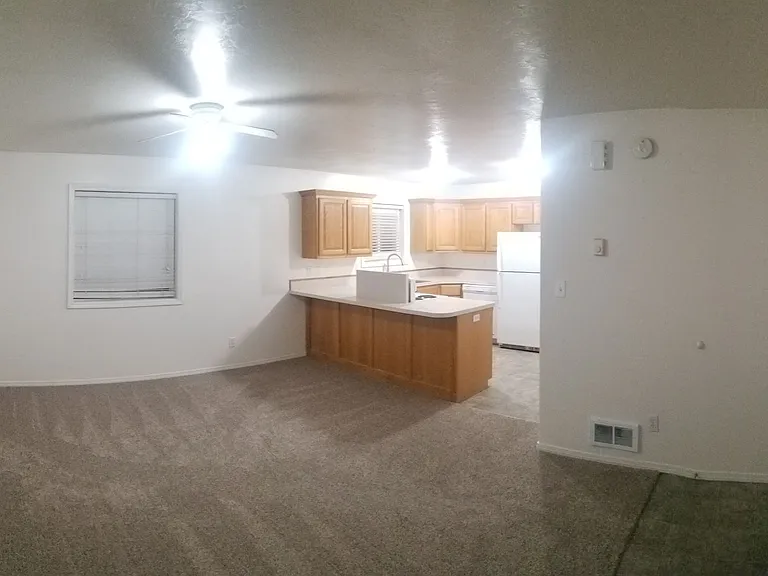 920 Anne St — Photo 2