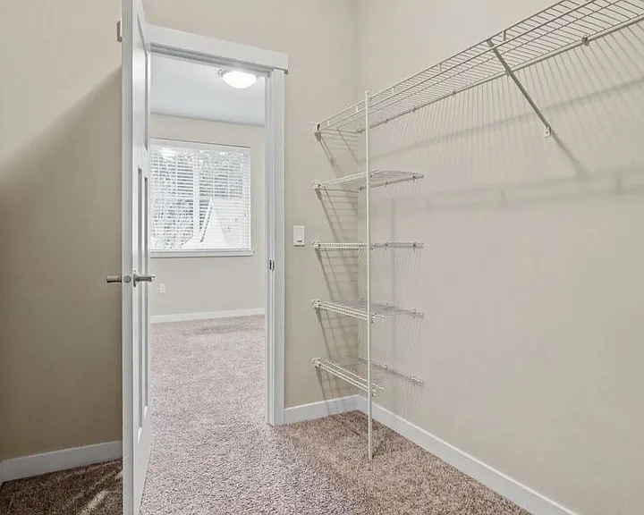 1643 Burnside Pl — Photo 20
