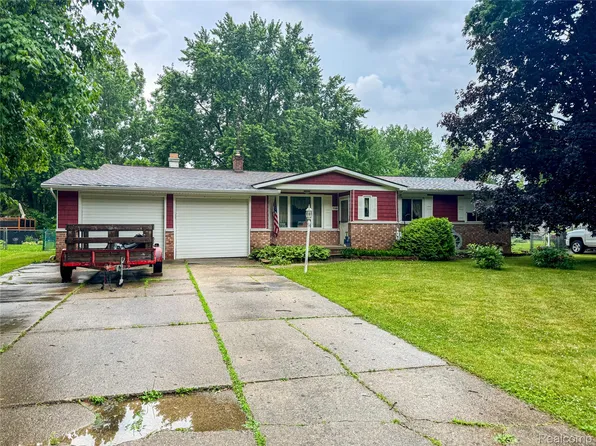 7196 Mount Juliet Dr, Davison, MI 48423