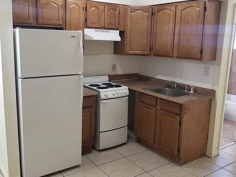 978 SW 10th Dr — Photo 18