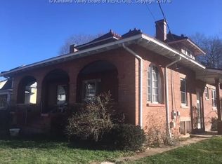 202 Koontz Ave, Clendenin, WV 25045