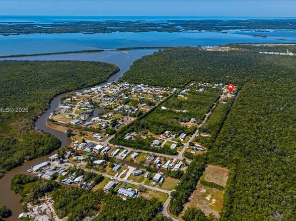 25 & 26 Plantation Dr, Everglades City, FL 34139