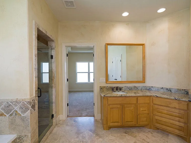104 Cedar Glen Cv — Photo 14