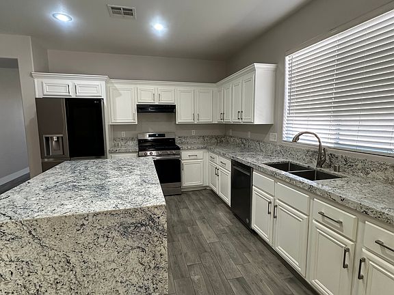 2nd image of 3819 Sterling Crest Pl