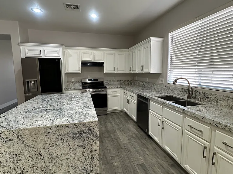 3819 Sterling Crest Pl — Photo 4