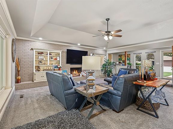 3rd image of 10409 Long Meadow Rd