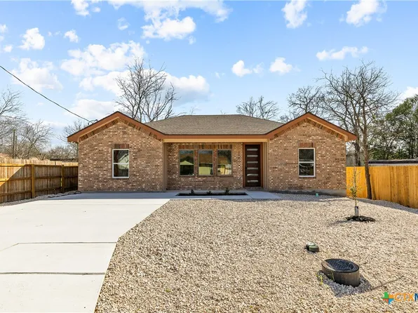 209 Troell St, Seguin, TX 78155