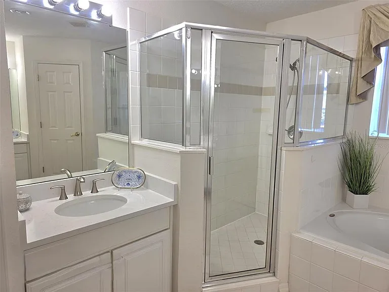1027 Balmoral Dr — Photo 21