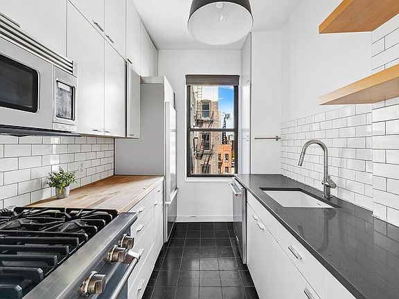5th image of 210 W 21st St APT 6RE