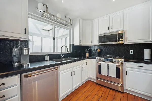 9339 Cadorette Ave — Photo 10