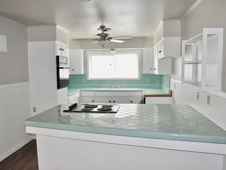 1434 W Water St — Photo 4