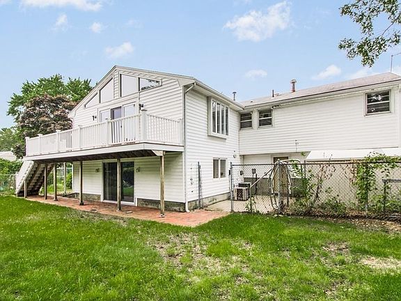 5th image of 10 Birch Dr