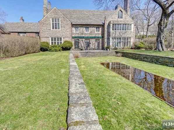 1 Byrne Ln APT 1, Tenafly, NJ 07670