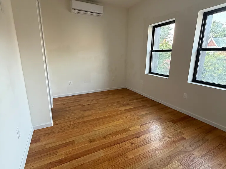 864 E 215th St #2F — Photo 6