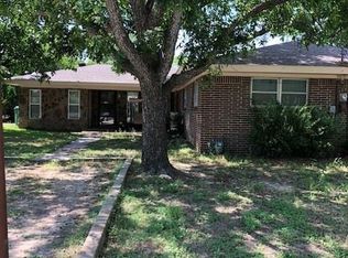 1506 Nugent St, Bowie, TX 76230