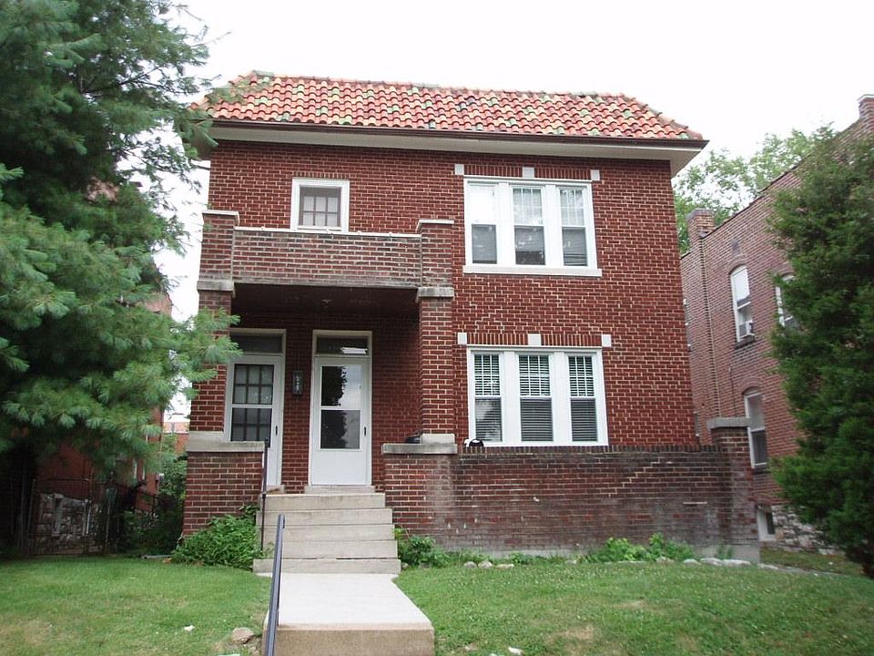 1st image of 1014 Commodore Dr #A