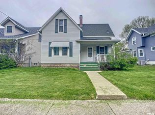 2420 4th St, Moline, IL 61265