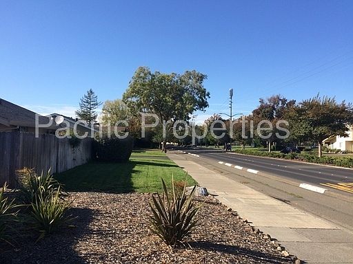 2nd image of 1249 Southwest Blvd