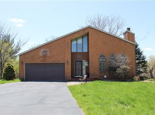 8045 Shadowrock Rd, Manlius, NY 13104