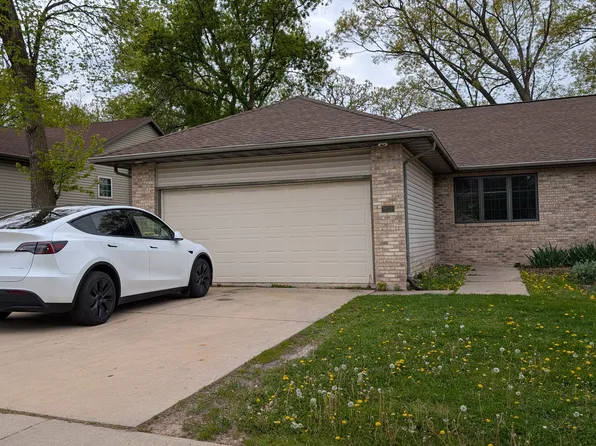 1018 N Thompson Dr, Madison, WI 53704