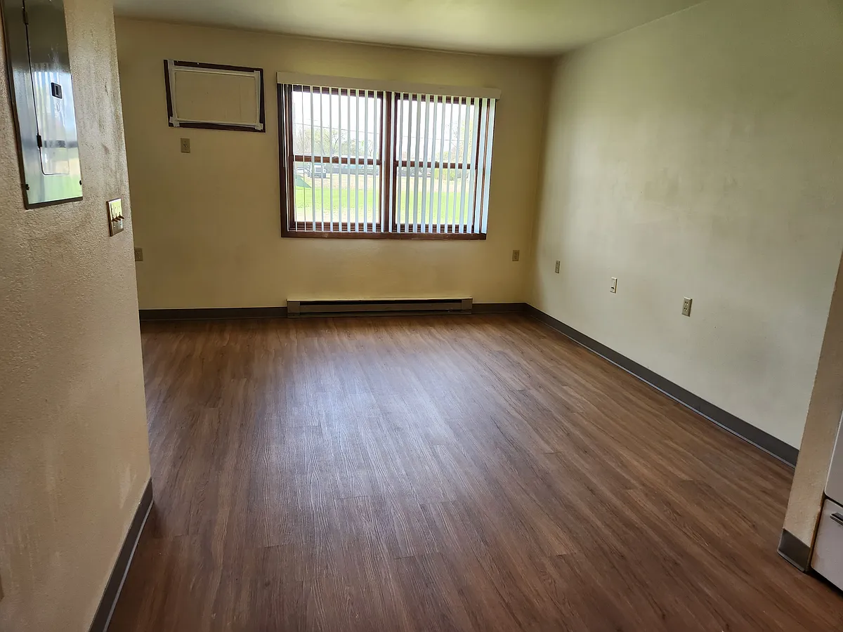 Building Photo - Pheasant Run Apartments