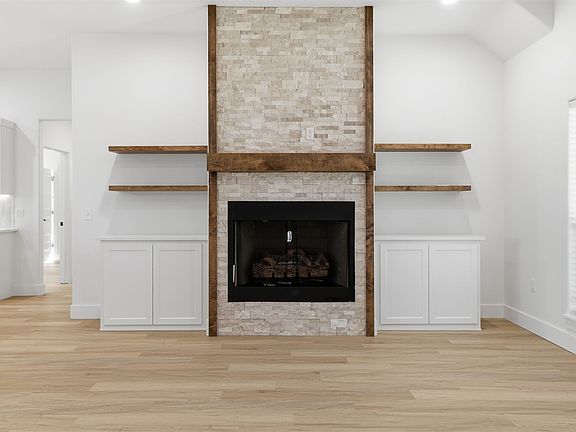 4th image of 1906 Boxer Ln