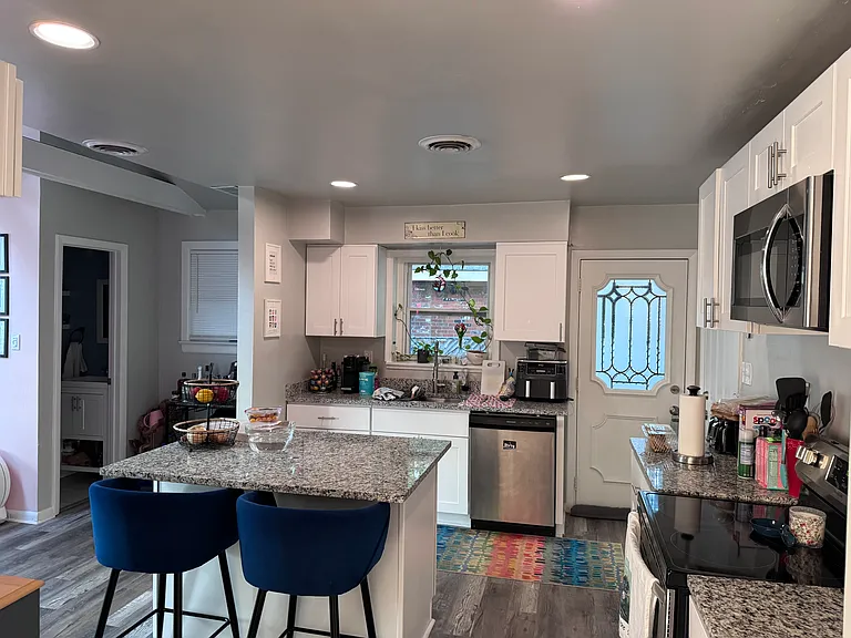 9501 Beaumont St — Photo 8