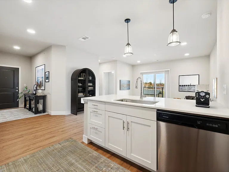 Two Bedroom - 2 Bed / 2 Bath - 1,109 Sq.Ft.