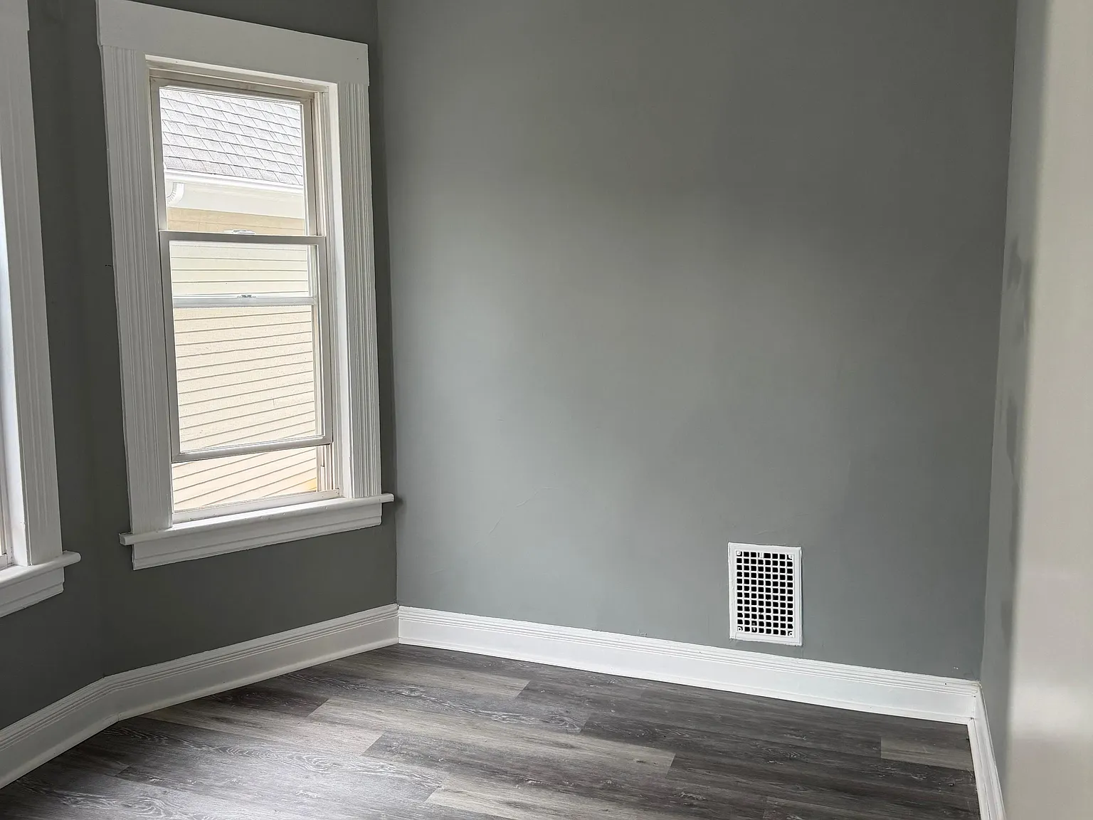 3 bed, 1100 sqft, $2,000 — Photo 3