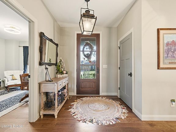 5th image of 108 Christine Ct