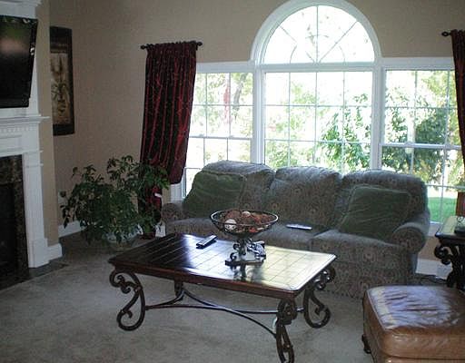 2nd image of 3201 Siler Dr