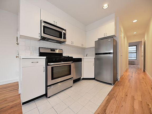 3rd image of 184 8th Ave APT 4S