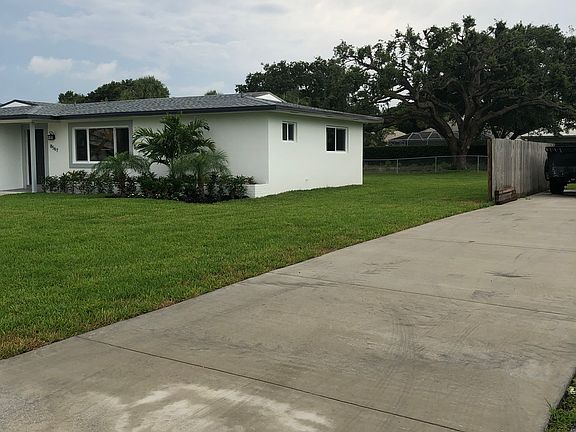 5th image of 8567 Sunset Dr
