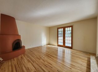 255 Camino De La Sierra, Santa Fe, NM 87501