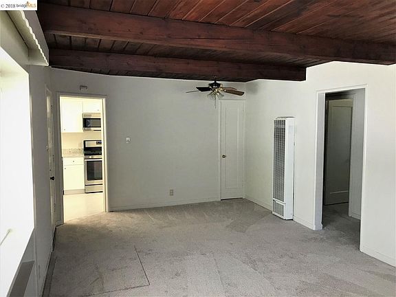 5th image of 391 Elmwood Ln