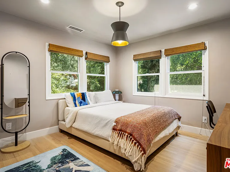 5749 Valley Oak Dr — Photo 26