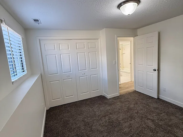 1349 E 3090 N — Photo 15