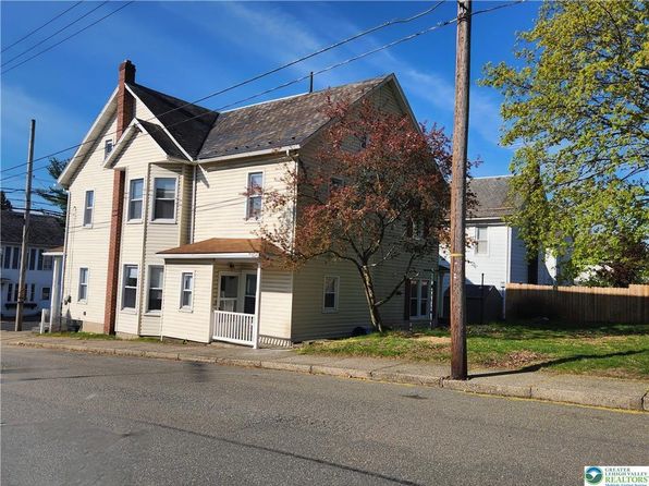 37 E Pennsylvania Ave, Pen Argyl, PA 18072