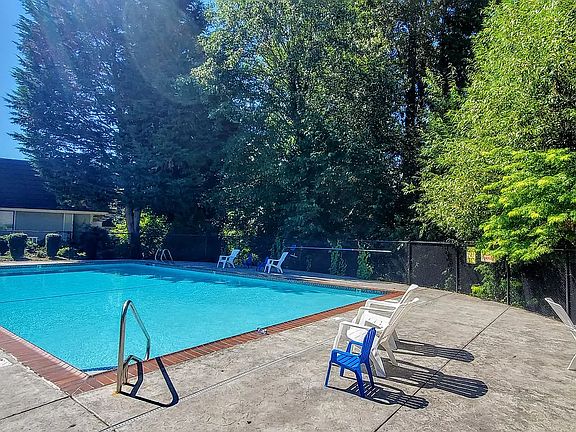 2nd image of 9904 NE 124th St