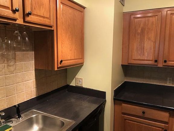 4th image of 34 S Beach Ln APT C-10