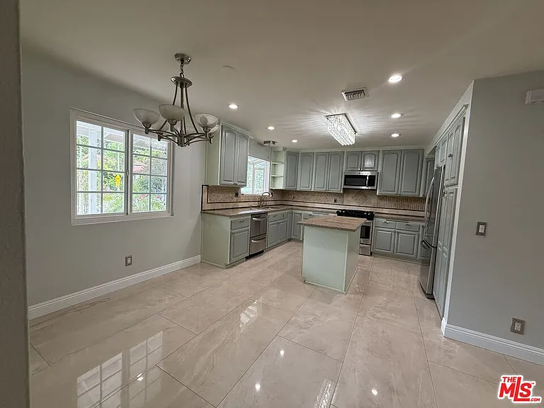 12623 Jolette Ave — Photo 1