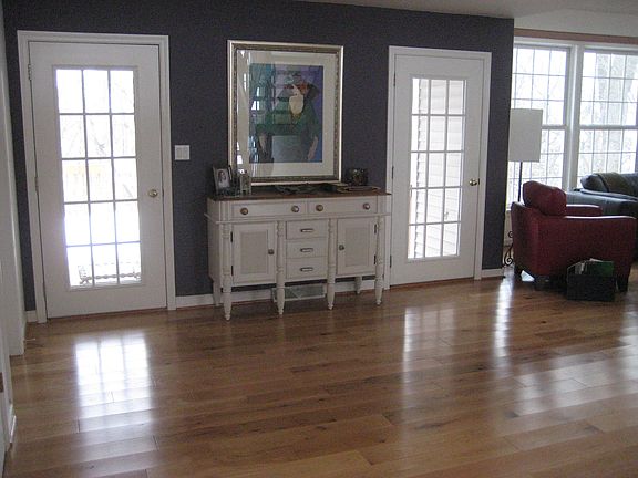 foyer & doors to large deck