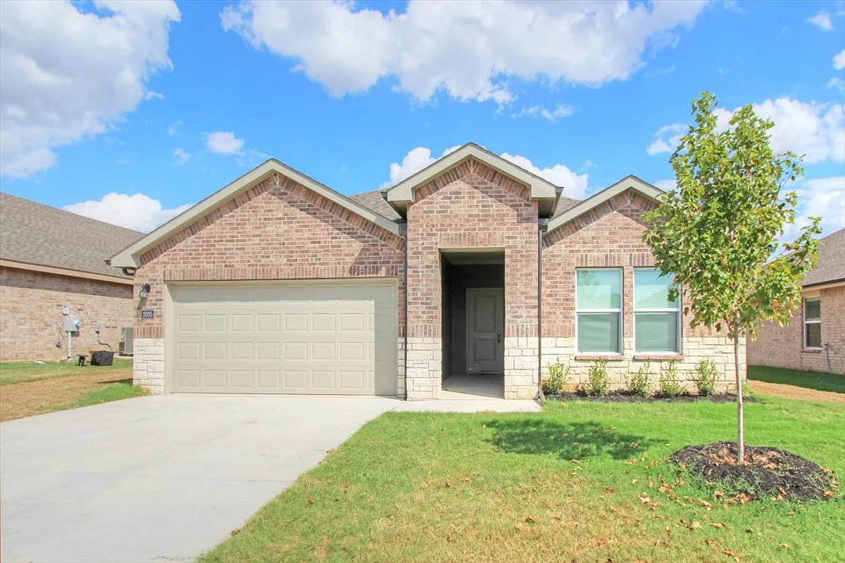 4 bed, 1614 sqft, $2,150 — Photo 1