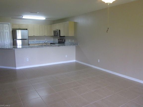 4th image of 1830 NE 8th Pl